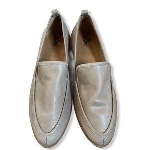 Susina Almond Toe Loafer Size 5.5 Tan Leather